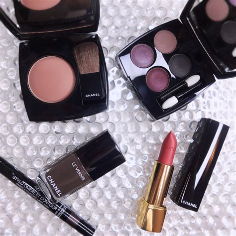 Chanel Fall Winter 2021 Makeup Collection 